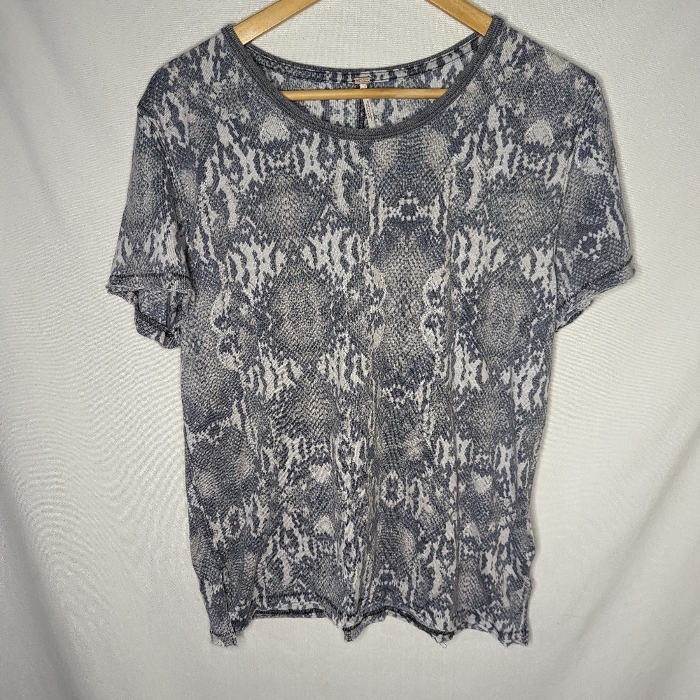 Free People Womens XS T Shirt Snake Print Short Sleeve Oversized Tourist Tee